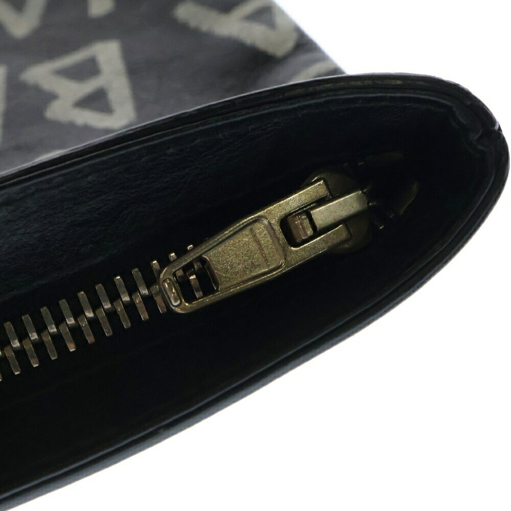 BALENCIAGA Graffiti Clutch Bag Logo Black White - Picture 6 of 6